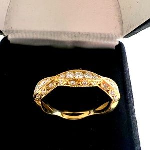 Tacori yellow gold diamond band.